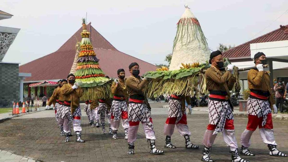 6 Upacara Adat di Kulon Progo yang Menakjubkan dan Menyimpan Rahasia!. Gambar : detik.com