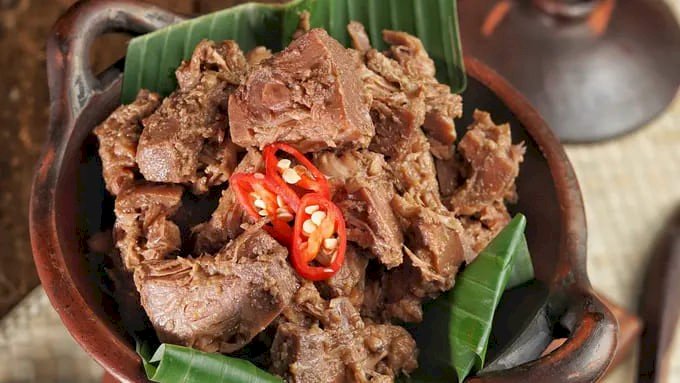 Gak Usah Drama! Kalau Laper Tengah Malam di Jogja, Ini Dia Spot Kuliner yang Buka Sampai Subuh. Gambar : fimela.com