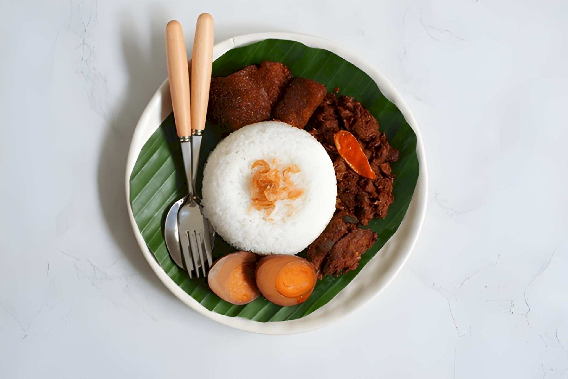 Gudeg dan 8 Kuliner Khas Yogyakarta yang Wajib Dicicipi. Gambar :  Gudeg Jogja