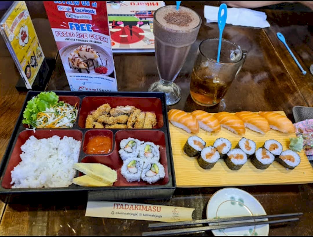 Ini 5 Rekomendasi Tempat Makan Sushi Di Jogja yang Enak dengan Harga Terjangkau. Gambar : IG @kamisushijogja