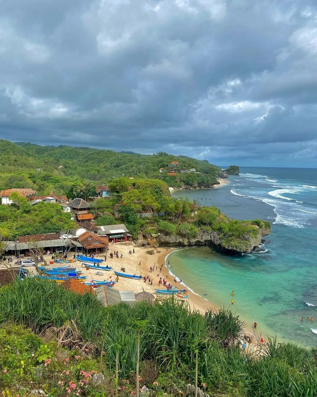 Ini Tarif Masuk dan Tarif Sewa Perahu Kano di Pantai Ngandong Gunungkidul. Gambar : IG @pantai_ngandong