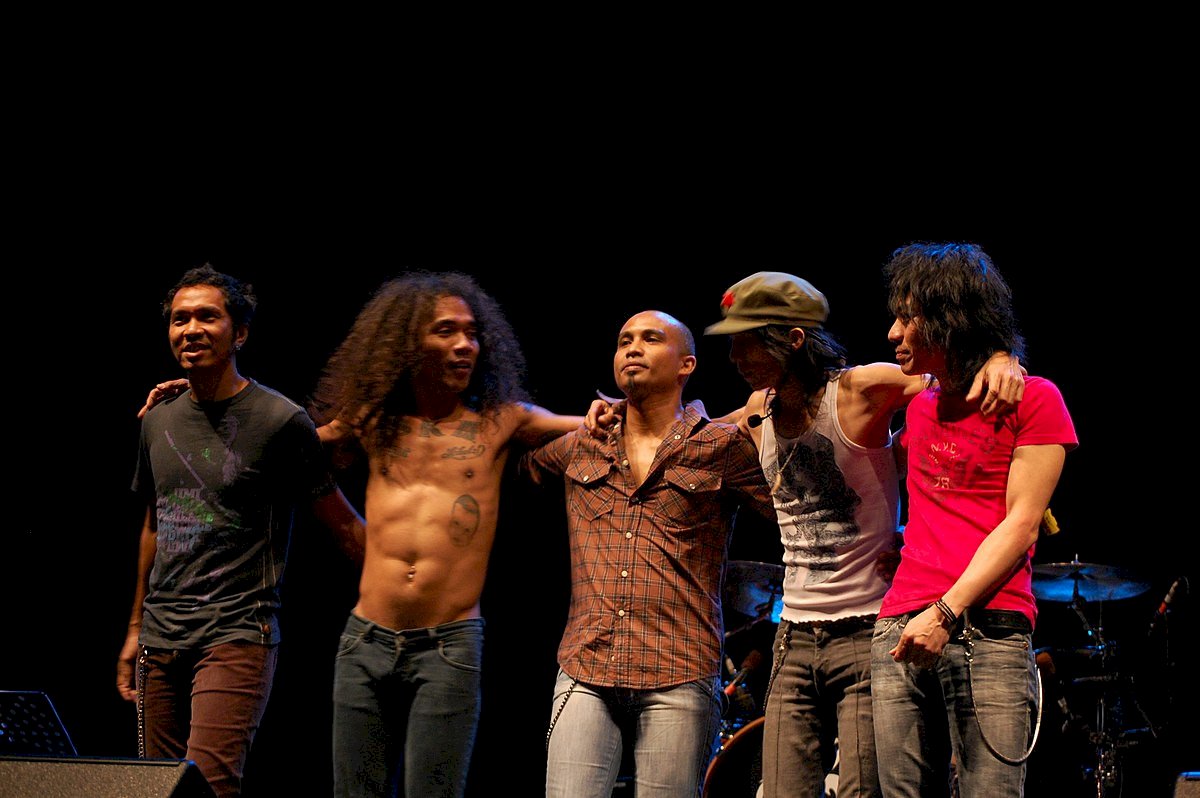 Konser Perjalanan Slank 39 Tahun Digelar Hari Ini di Candi Prambanan, Yogyakarta. Gambar : slank - wikipedia