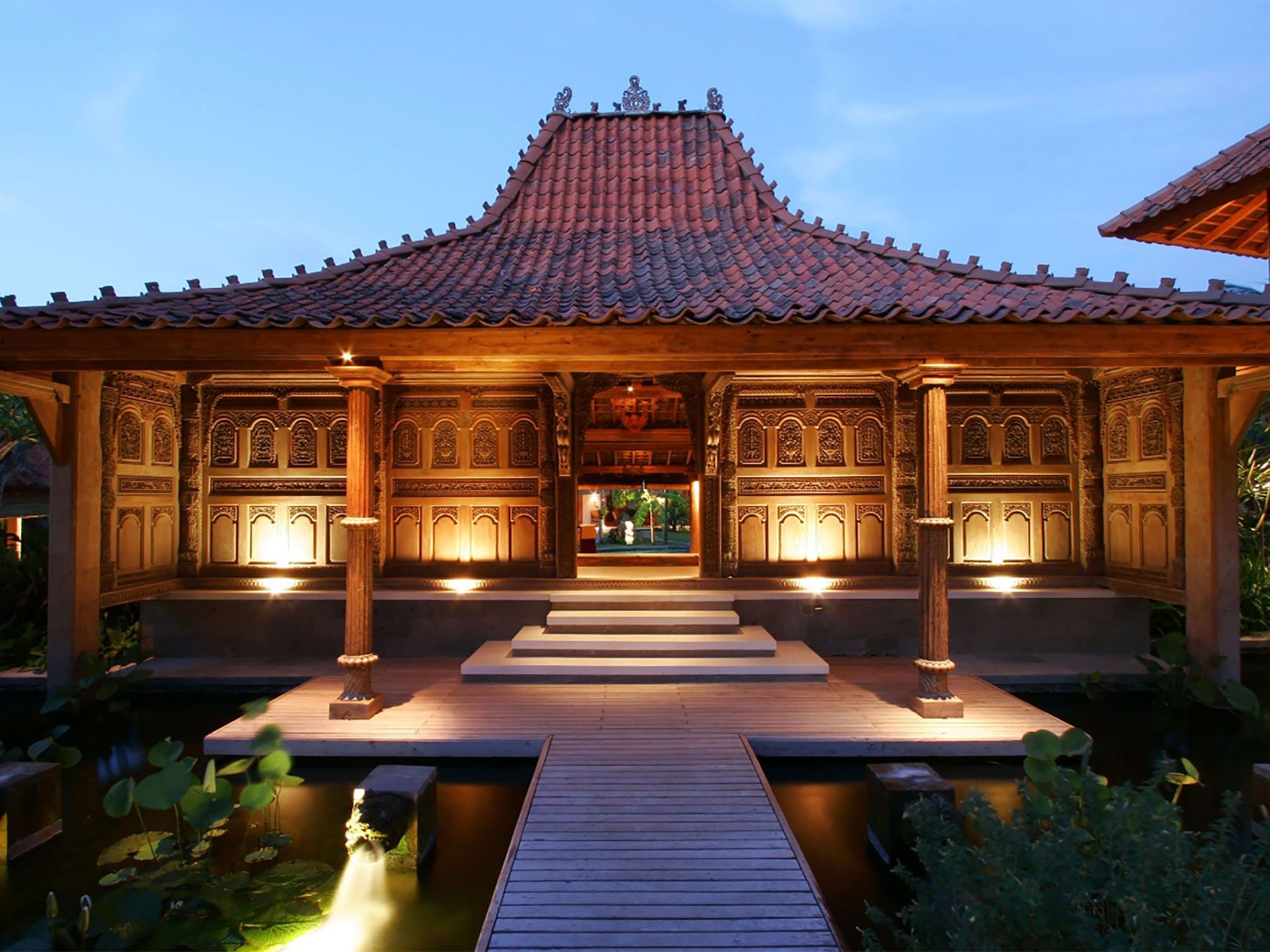 Macam-Macam Rumah Adat Yogyakarta yang Punya Keunikan, Kamu Taunya Cuma Joglo?. Gambar : ruangarsitek.id