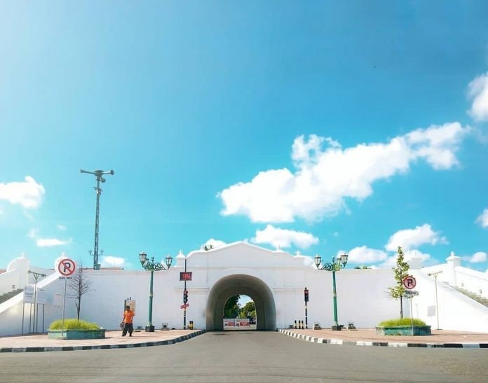 Mengenal Sejarah Plengkung Gading,  Bangunan Bersejarah Keraton Yogyakarta. Gambar : Foto : @seno471