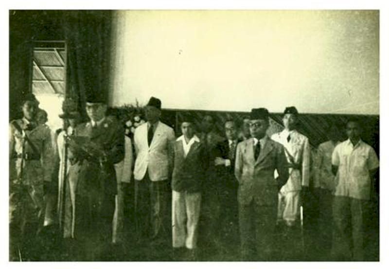 Sejarah Upacara Bendera HUT RI Pertama 17 Agustus 1946 di Yogyakarta. Gambar : anri.sikn.go.id