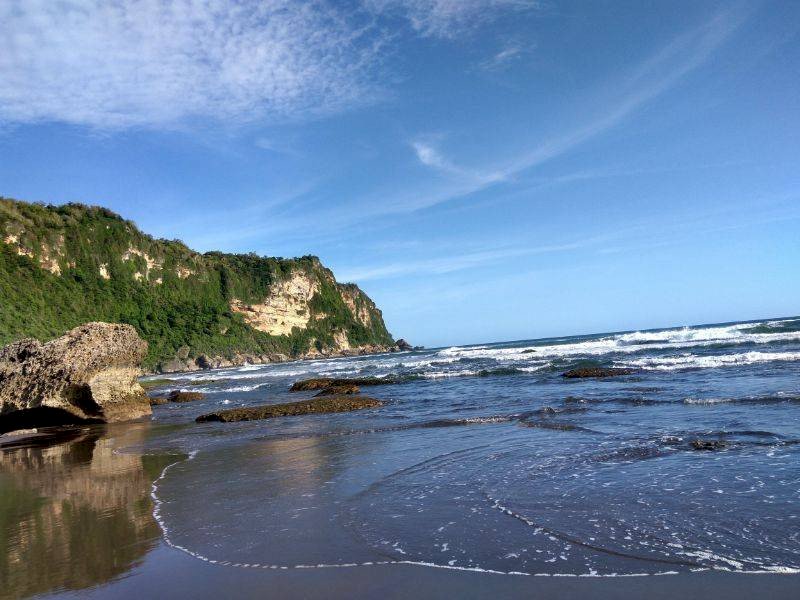 5 Rekomendasi Wisata Keluarga Seru di Pantai Jogja yang Asyik untuk Dikunjungi. Gambar : panduanwisata.id