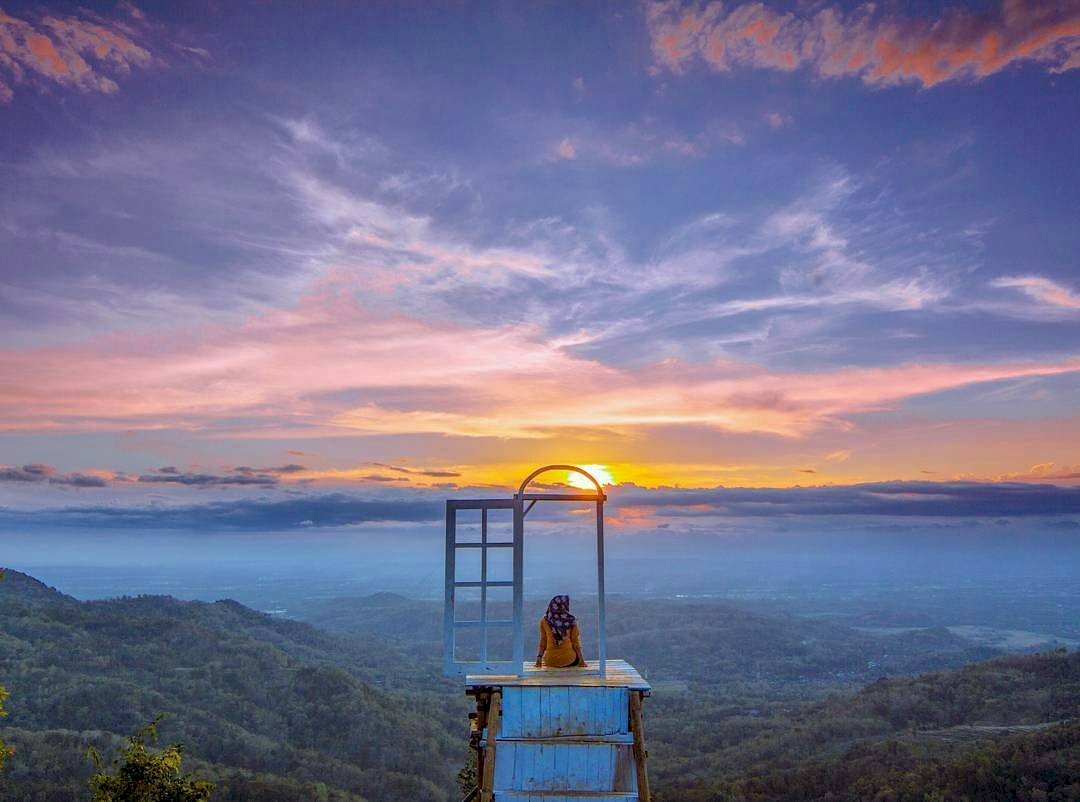 Keindahan Alam dan Spot Foto Instagramable di Pintoe Langit Dahromo, Destinasi Terbaru di Yogyakarta, dijogja.co Keindahan Alam dan Spot Foto Instagramable di Pintoe Langit Dahromo, Destinasi Terbaru di Yogyakarta, dijogja.co. Keindahan Alam dan Spot Foto Instagramable di Pintoe Langit Dahromo, Destinasi Terbaru di Yogyakarta.