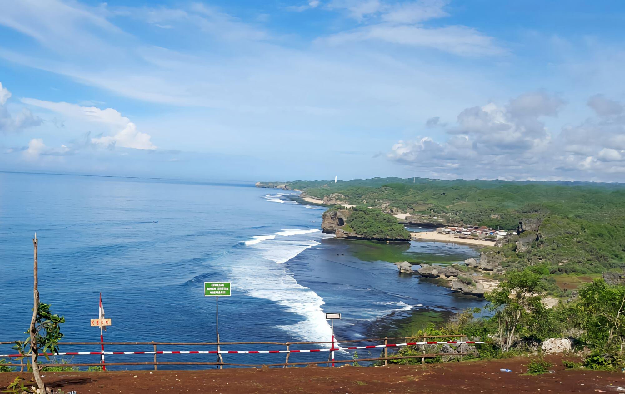Menikmati Keindahan Puncak Kosakora di Tengah Pesona Pantai Ngrumput, Gunungkidul, dijogja.co Menikmati Keindahan Puncak Kosakora di Tengah Pesona Pantai Ngrumput, Gunungkidul, dijogja.co. Menikmati Keindahan Puncak Kosakora di Tengah Pesona Pantai Ngrumput, Gunungkidul.