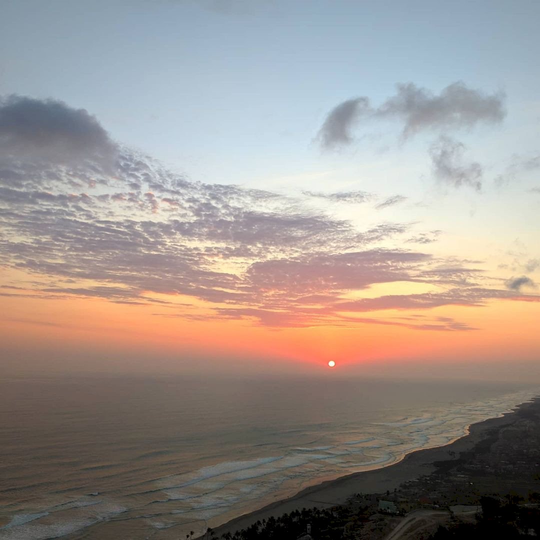 Pantai Parangtritis, Yogyakarta : Info Harga Tiket Masuk, Lokasi, Rute, Jam Buka, Fasilitas, & Spot Foto Terbaru. Pantai Parangtritis, Menikmati Sunset di Pantai Eksotis Bantul.