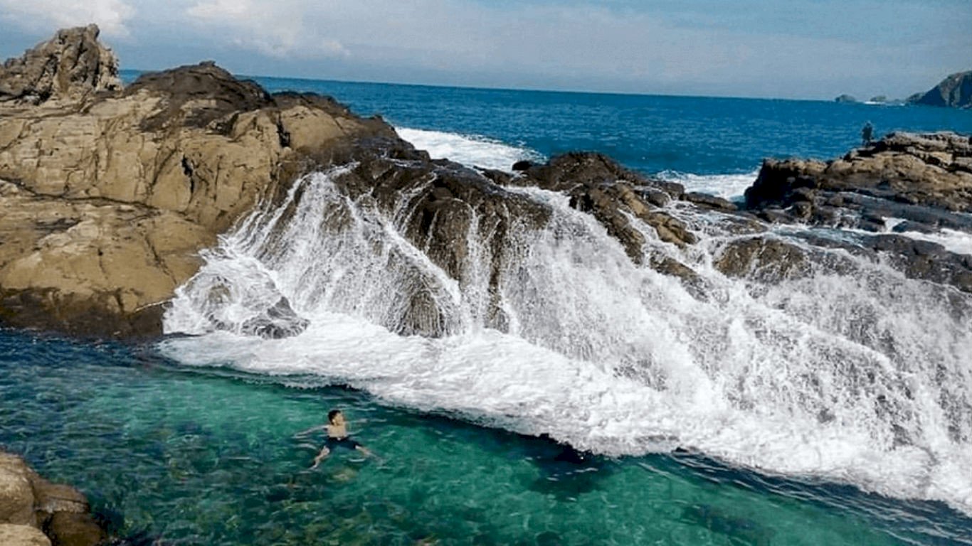 Pantai Wediombo: Wisata Pantai dengan Laguna Alami di Gunungkidul, dijogja.co. Pantai Wediombo: Wisata Pantai dengan Laguna Alami di Gunungkidul.