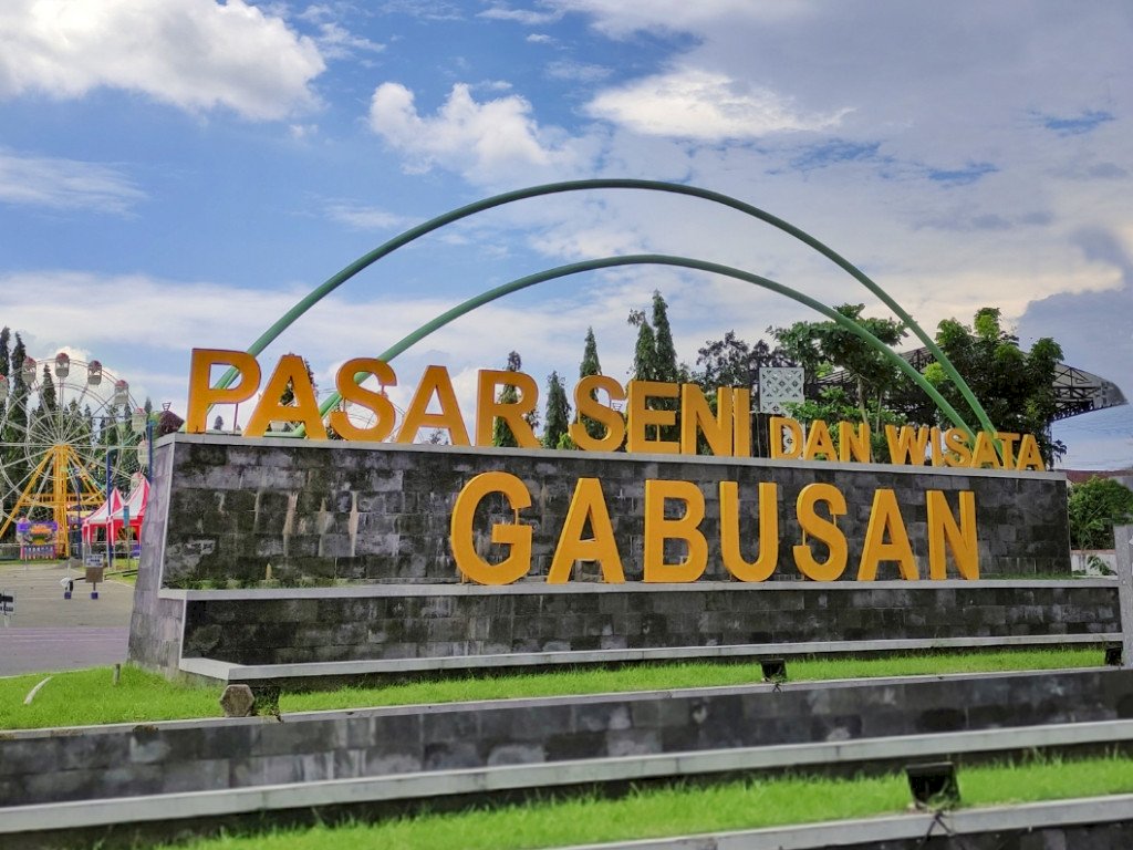 Pasar Seni Gabusan: Pusat Jual-Beli Kerajinan dan Karya Seni Warga Bantul di Yogyakarta, dijogja.co. Pasar Seni Gabusan: Pusat Jual-Beli Kerajinan dan Karya Seni Warga Bantul di Yogyakarta.