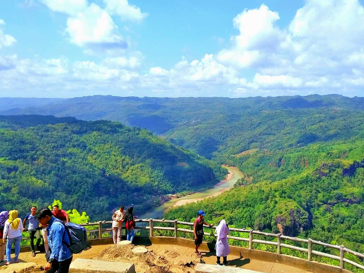 Puncak Kebun Buah Mangunan: Surga Wisata di Pegunungan Bantul, dijogja.co Puncak Kebun Buah Mangunan: Surga Wisata di Pegunungan Bantul, dijogja.co. Puncak Kebun Buah Mangunan: Surga Wisata di Pegunungan Bantul.