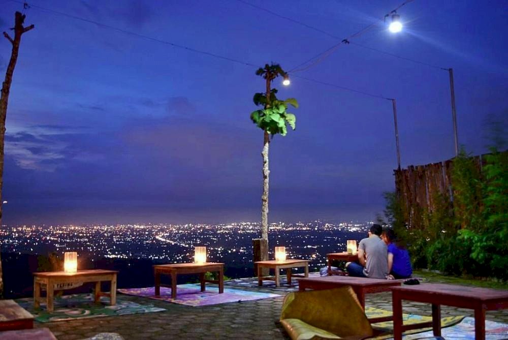 Watu Amben: Pesona Wisata Alam di Puncak Bukit Seribu Gunung Kidul, dijogja.co. Watu Amben: Pesona Wisata Alam di Puncak Bukit Seribu Gunung Kidul.
